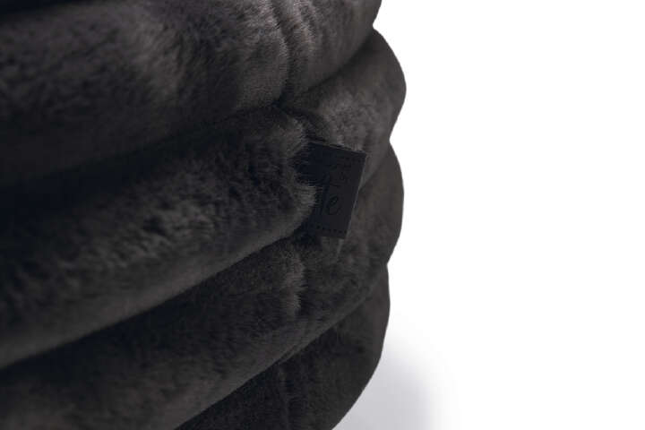 Designed by Lotte Hundekissen Reza Rund